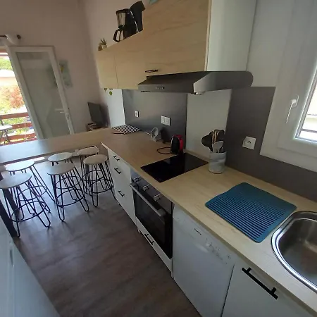 Les Cyclades, T3 Climatise, Terrasse, 500m