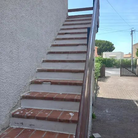 Les Cyclades, T3 Climatise, Terrasse, 500m Apartment *